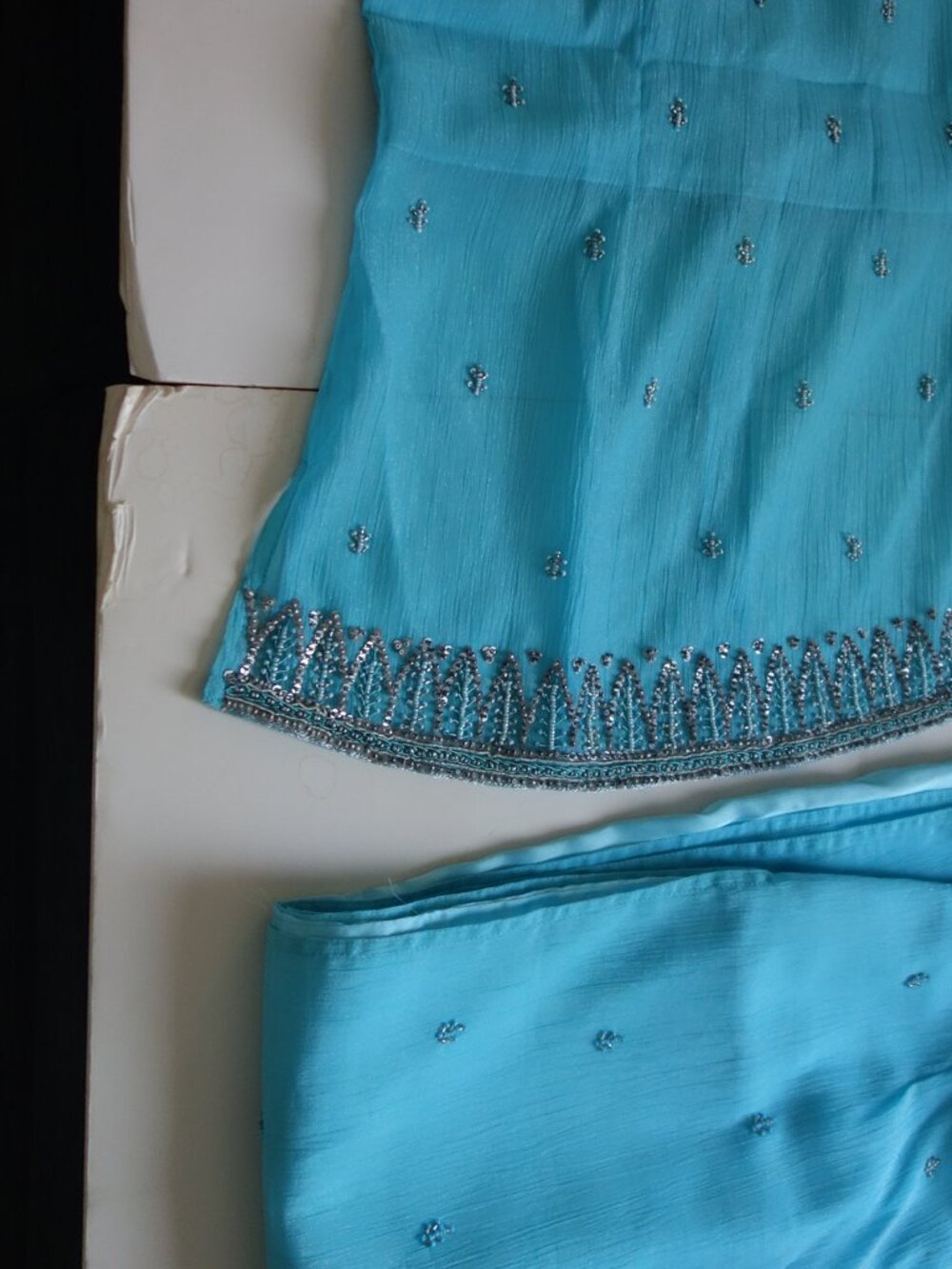 Beautiful 4 Pc Set w/ Silver Embroidery Nylon/Sateen Blue Women Kurta Bottom